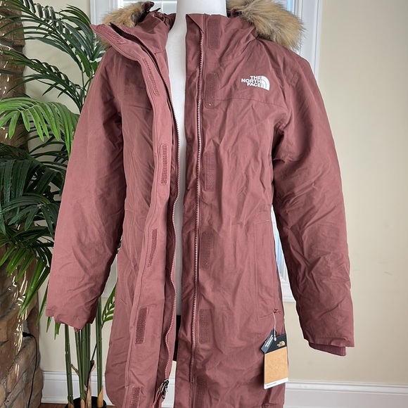 North Face Arctic Hooded Parka - Picture 6 of 8